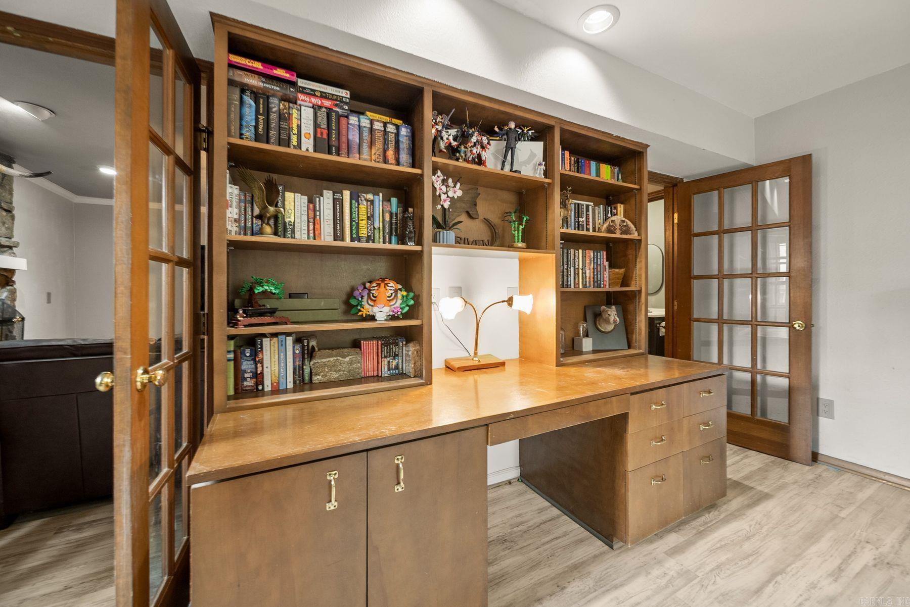 LEAWOOD MTN - Residential