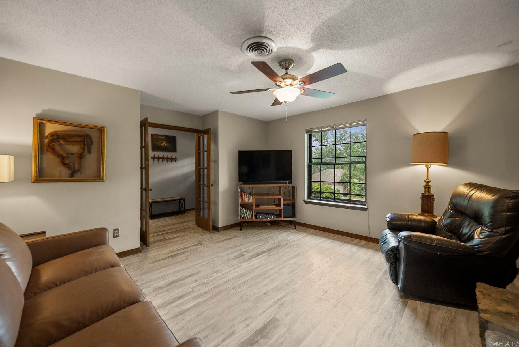 LEAWOOD MTN - Residential