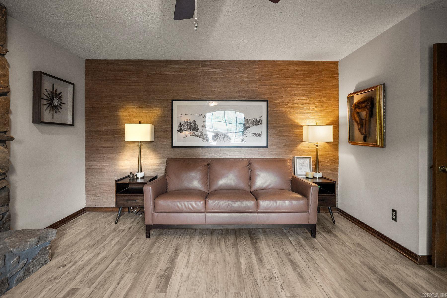 LEAWOOD MTN - Residential