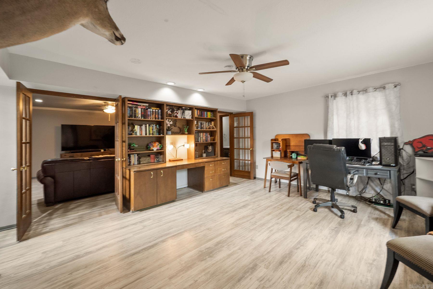 LEAWOOD MTN - Residential