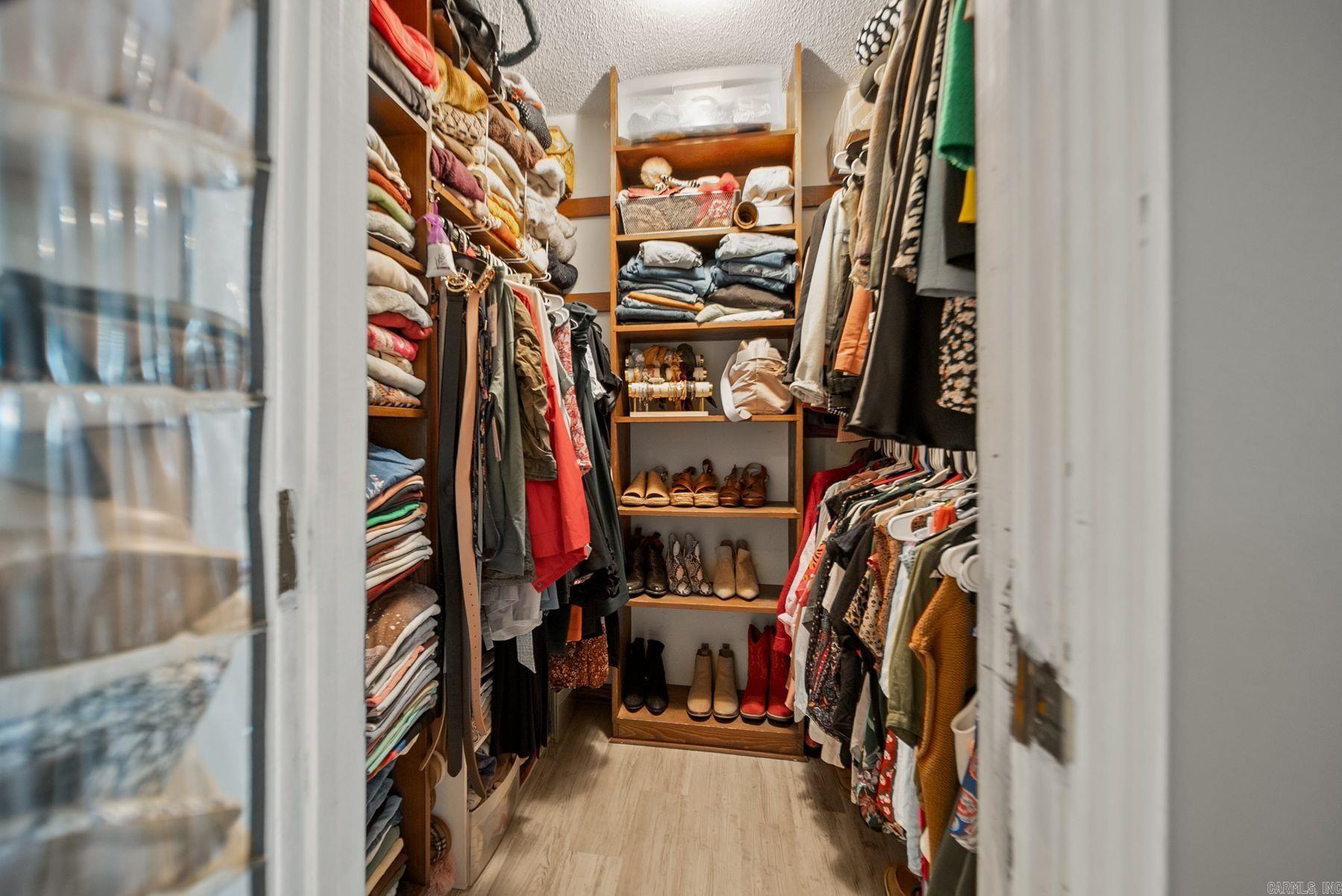 LEAWOOD MTN - Residential