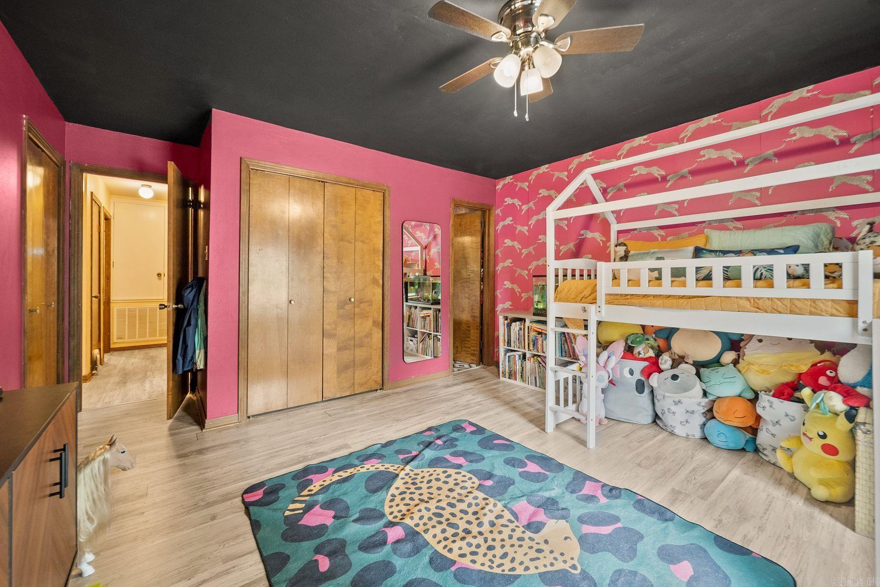 LEAWOOD MTN - Residential