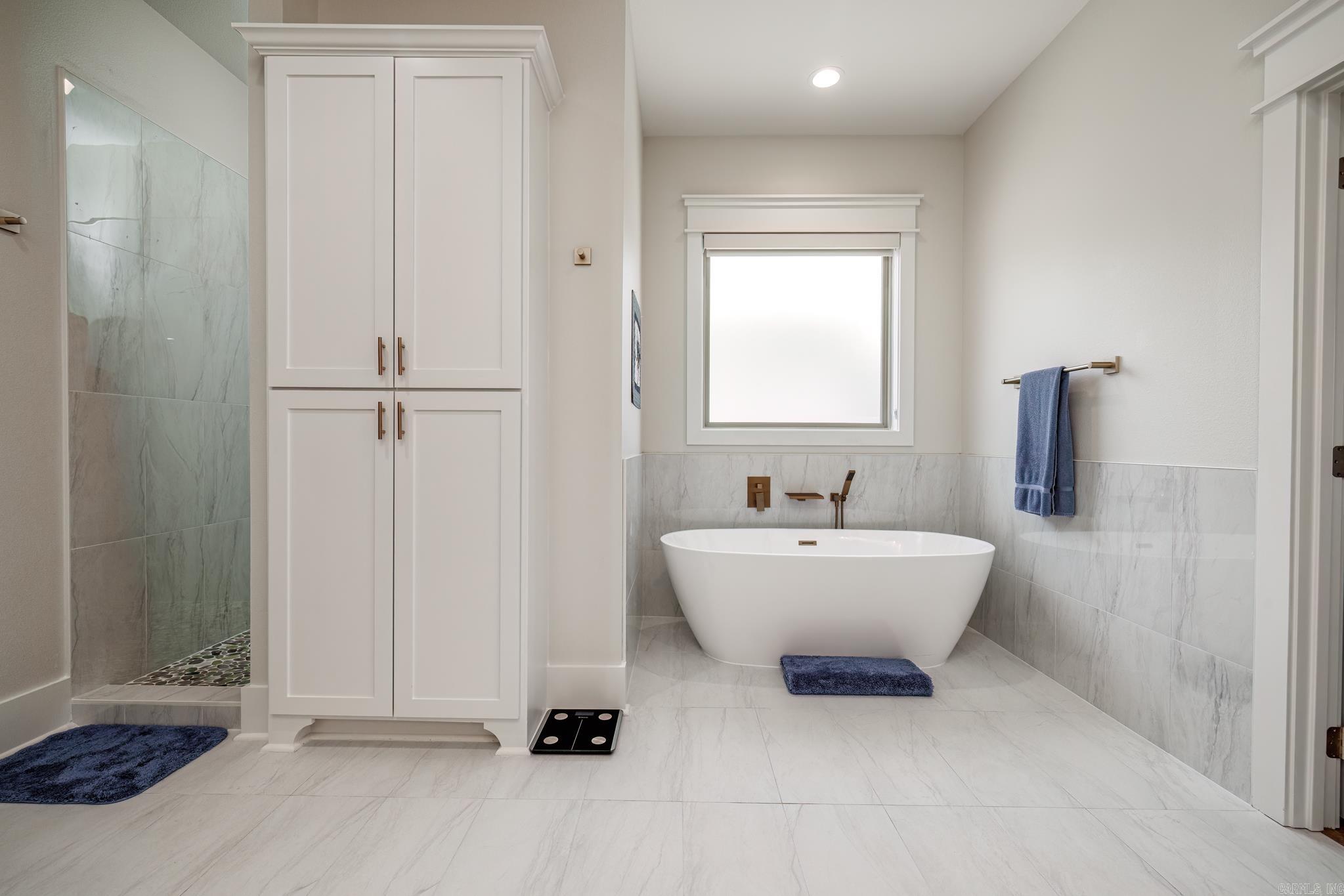 ISABELLA - Residential