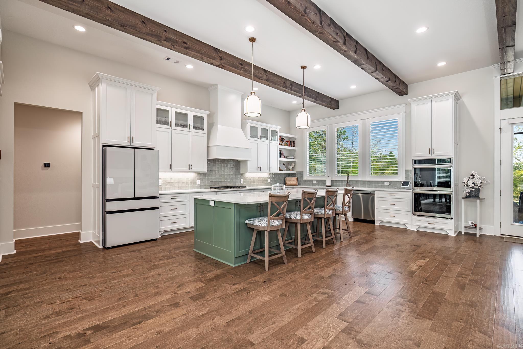 ISABELLA - Residential