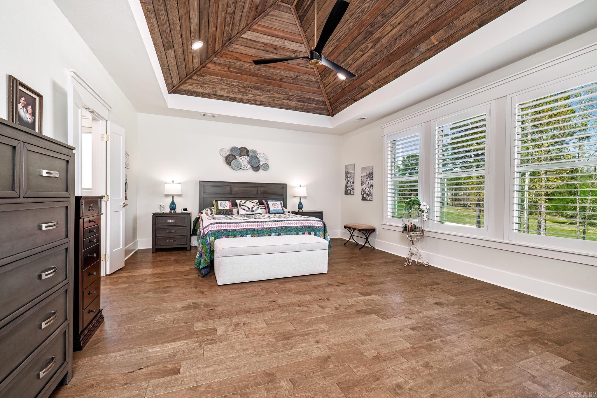 ISABELLA - Residential