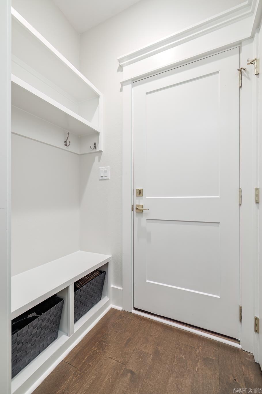 ISABELLA - Residential