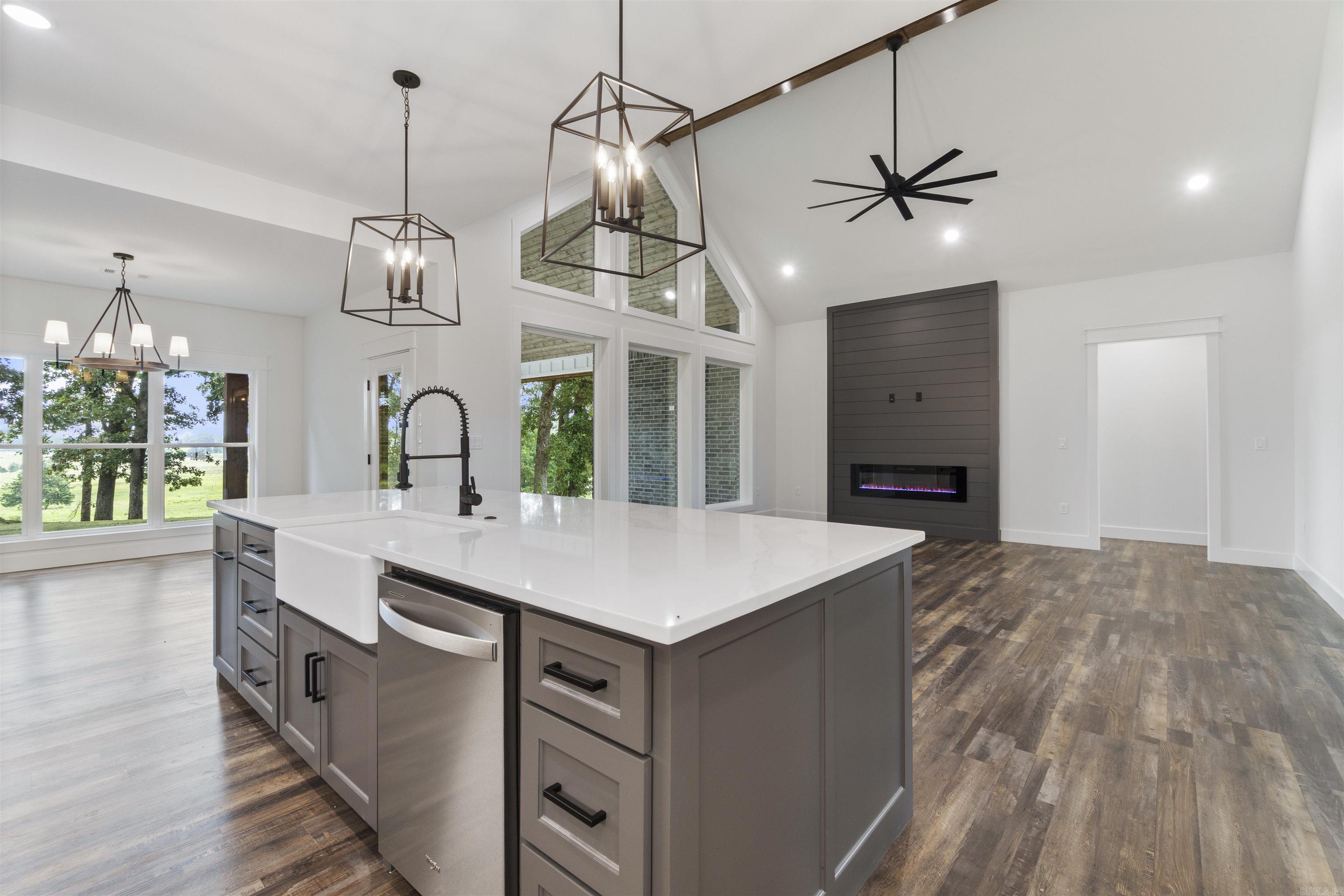 REPUBLICAN VALLEY ESTATES - Residential