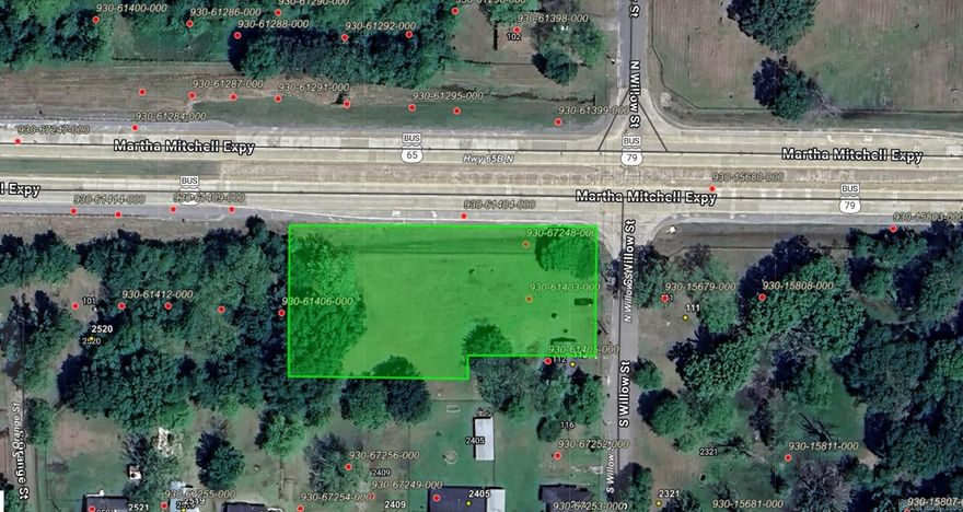 1 acre corner lot on Martha Mitchell Expressway