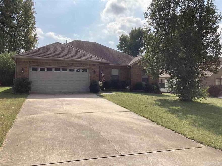 Spacious 3 bedroom, 2 bathroom house in subdivision within walking distance to Dupree Park. Tray ceilings, laminate flooring, remodeled master bathroom with two walk-in closets and large shower. Plenty of storage space in the house and garage! Fully fenced backyard with deck. Refrigerator, washer, dryer and lawn tools included. Smart A/C system and gas appliances. This one will go fast!