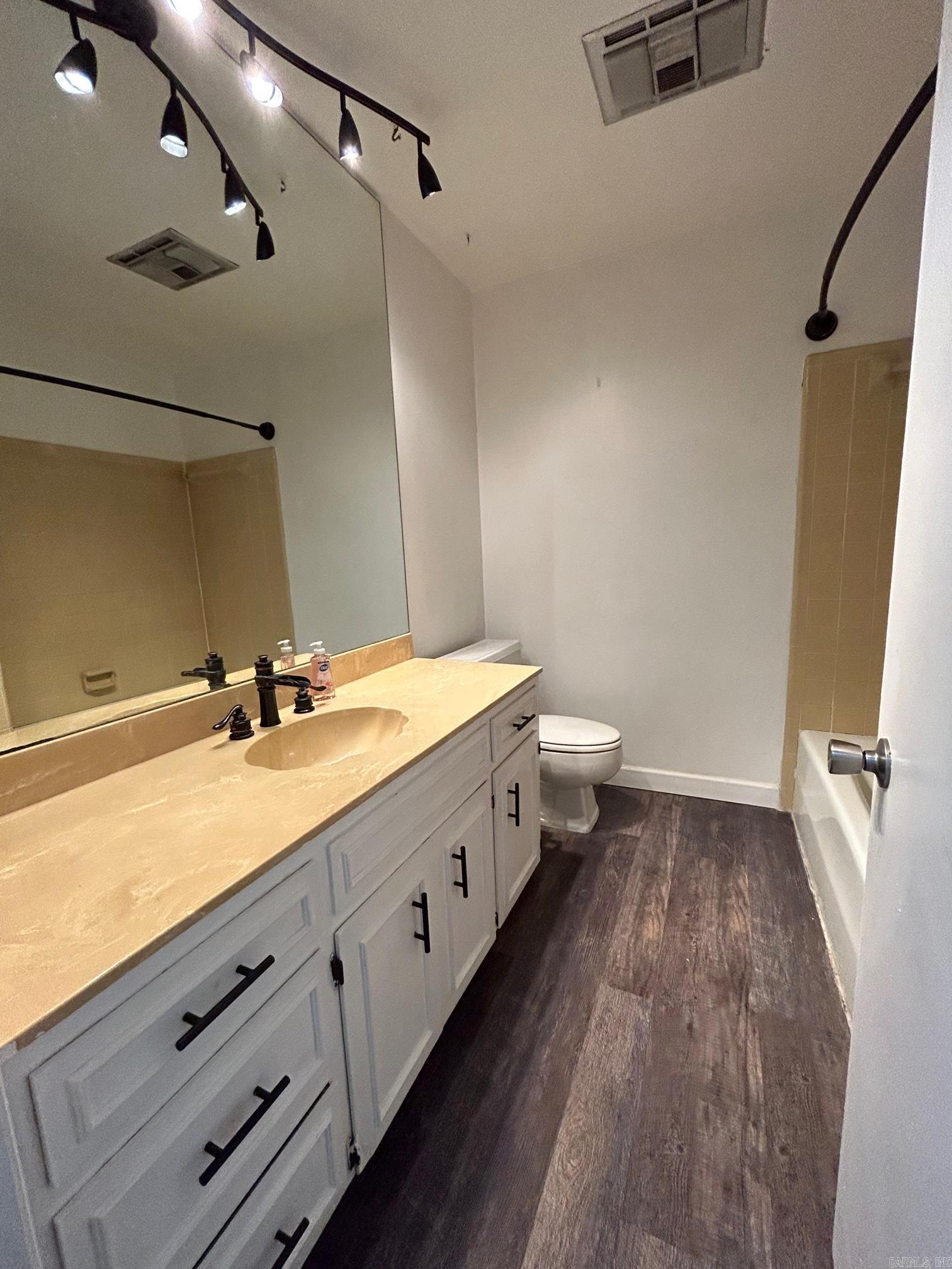 WALNUT VALLEY - Residential