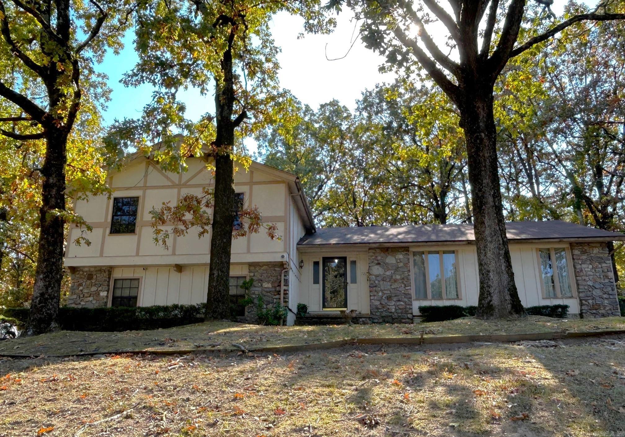 Great location in the heart of WLR, this large 4BR home features 3 living spaces. Oversized great room with WBFP and vaulted ceiling. White kitchen with spacious eat-in area. Separate dining room and formal living room. Bonus room down with access to patio. Large master suite with walk-in closet and bath with double vanity. Oversized side load garage with extra storage space. Good bones, great floor plan and lots of space. Just needs some TLC and this home will be great for a large family. Agents - see remarks.