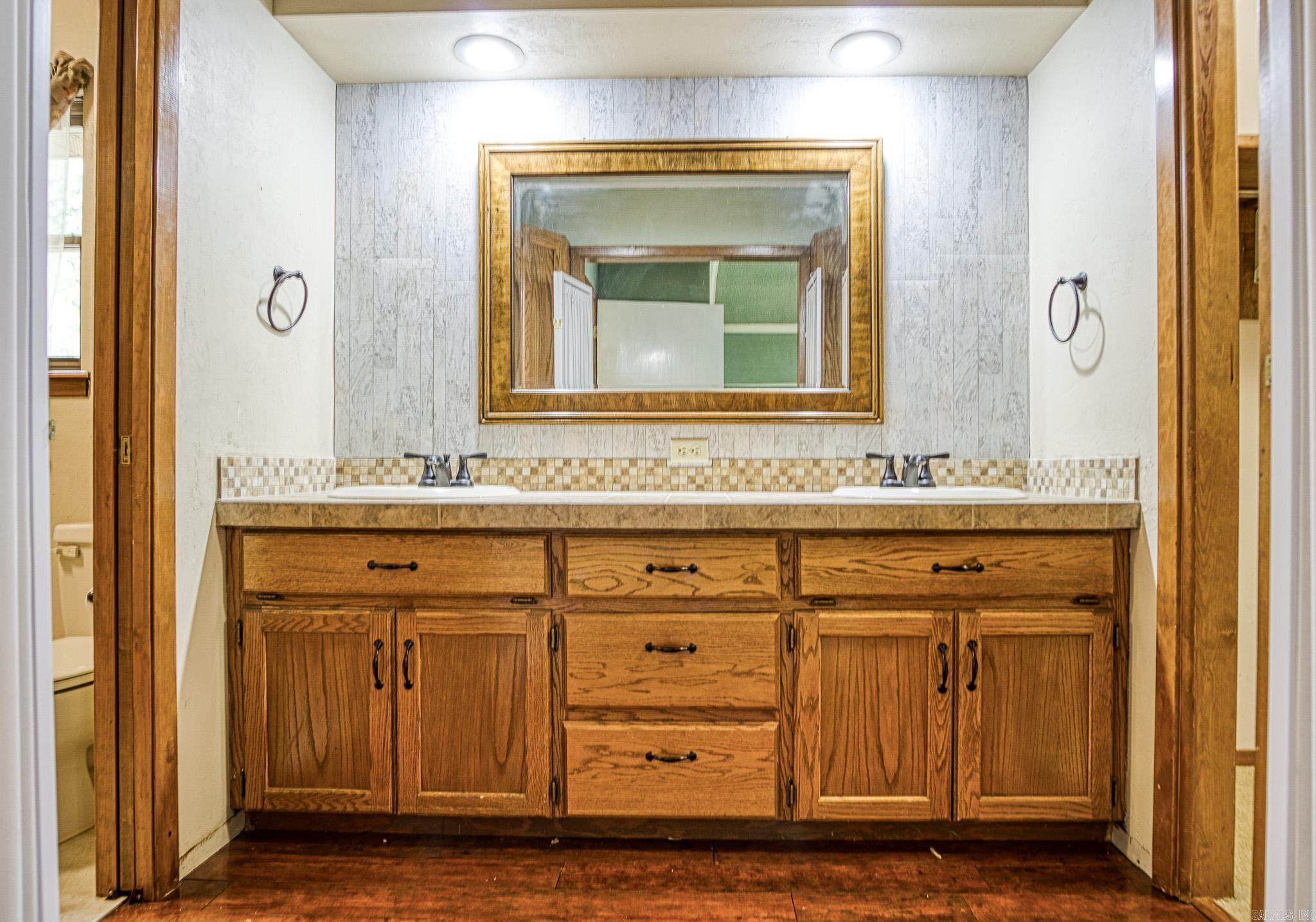 PINTUERERO - Residential