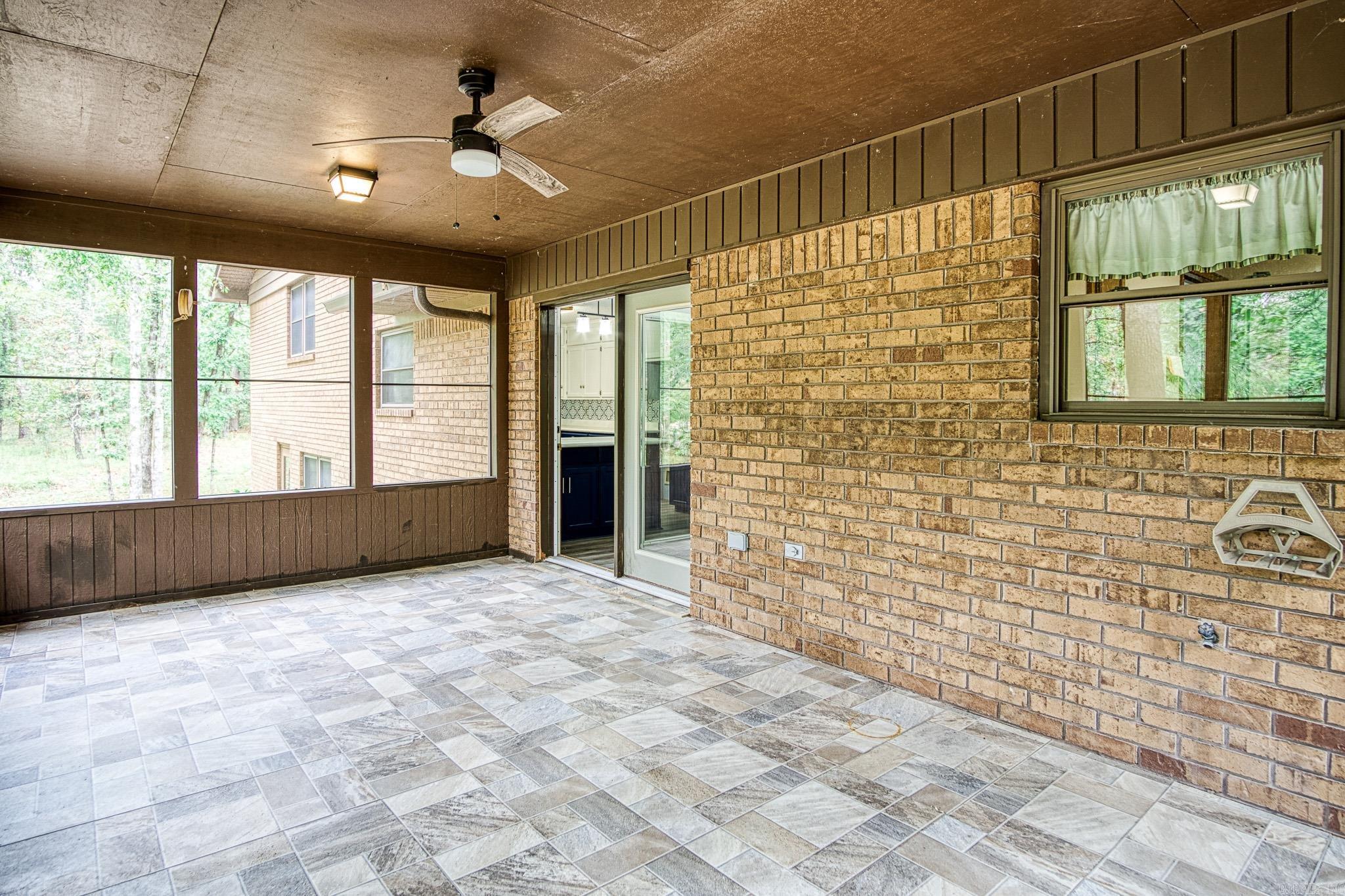 PINTUERERO - Residential