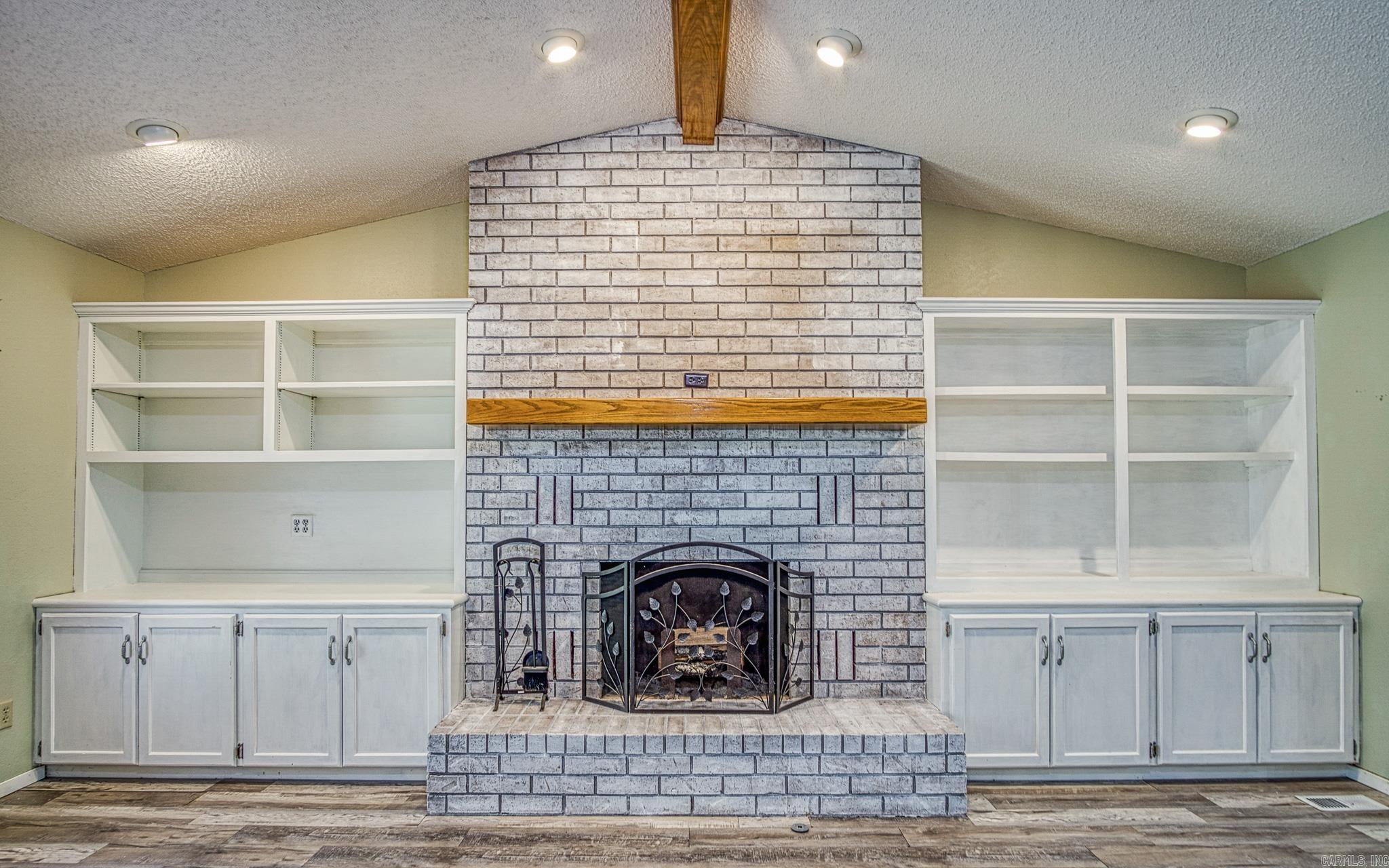 PINTUERERO - Residential