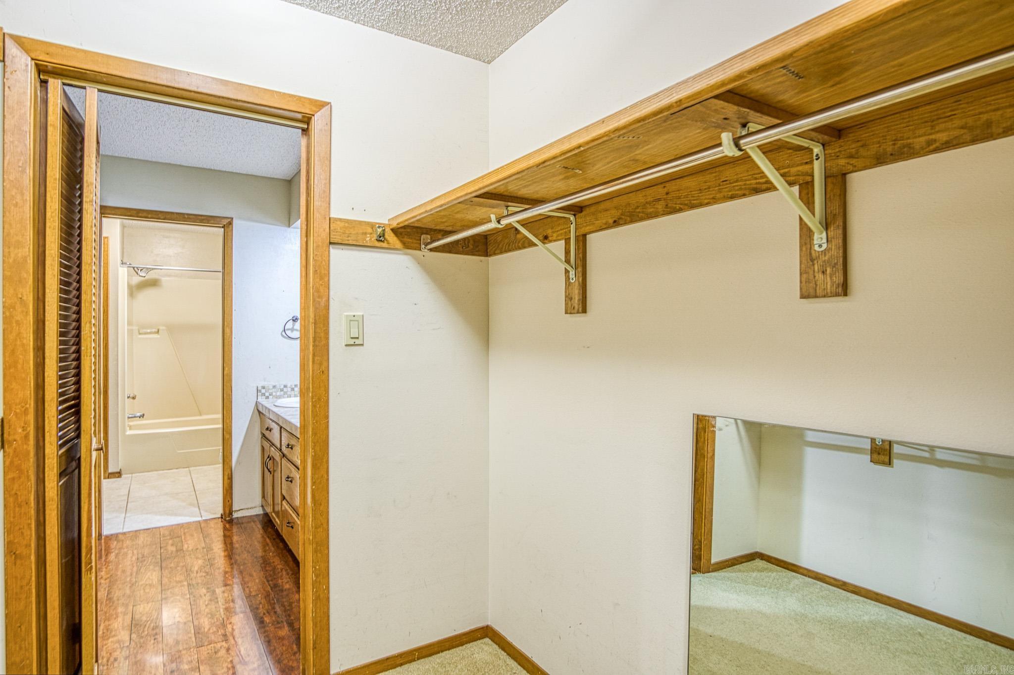 PINTUERERO - Residential