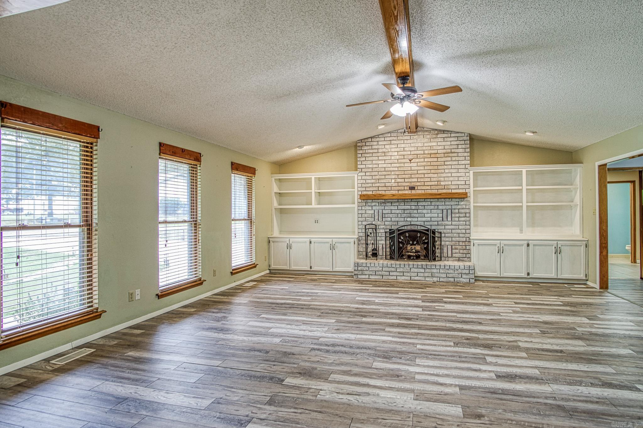 PINTUERERO - Residential