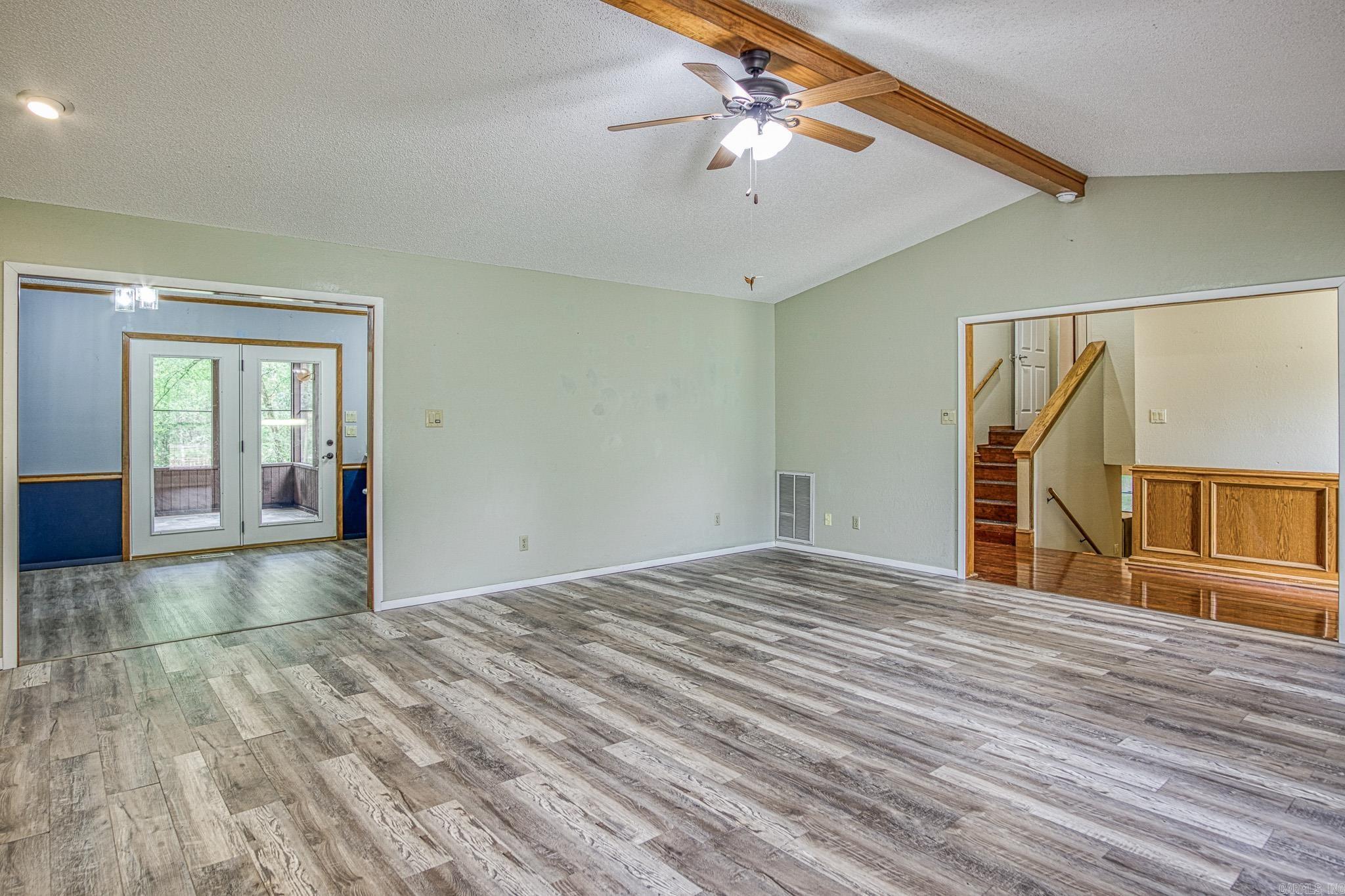 PINTUERERO - Residential