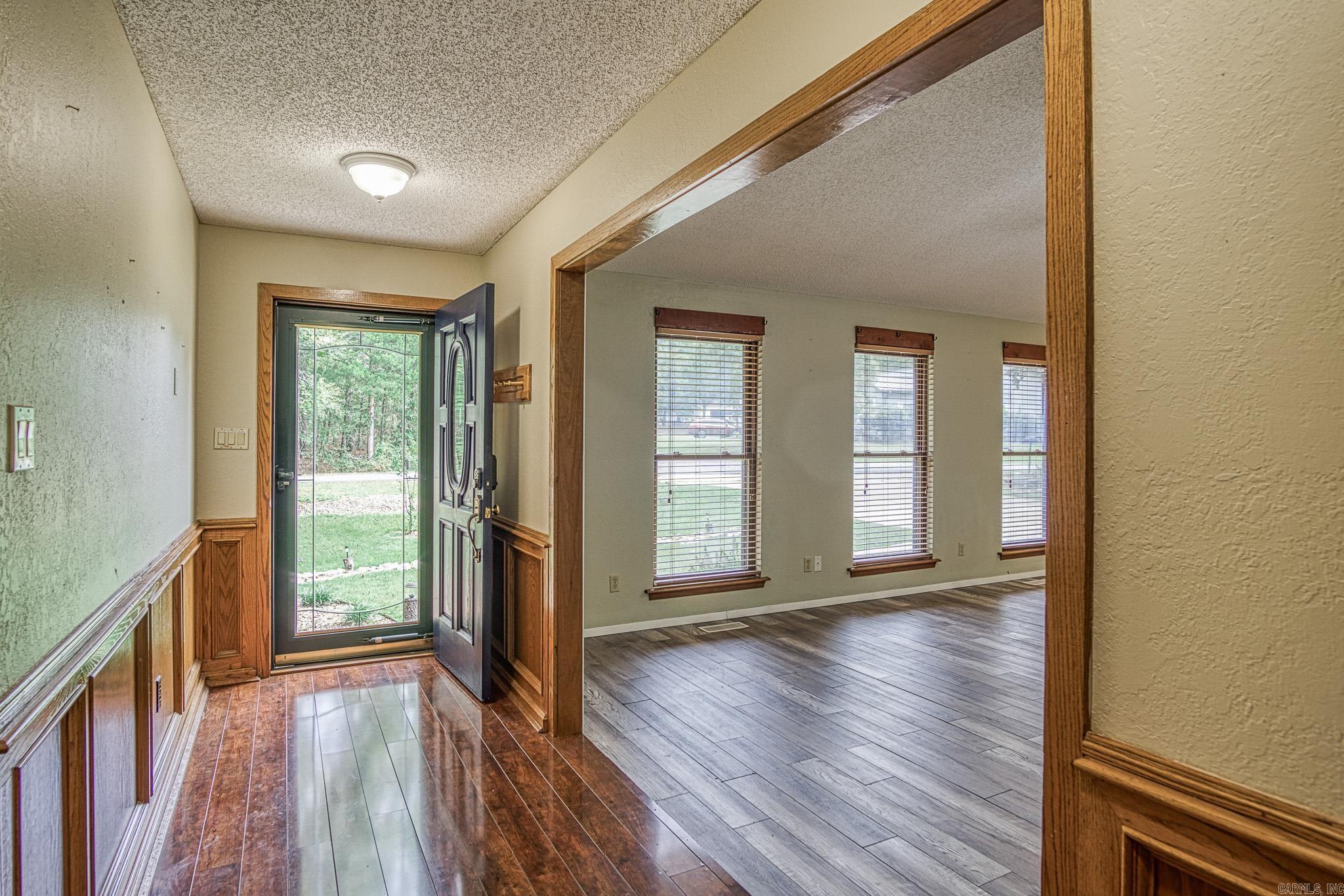 PINTUERERO - Residential