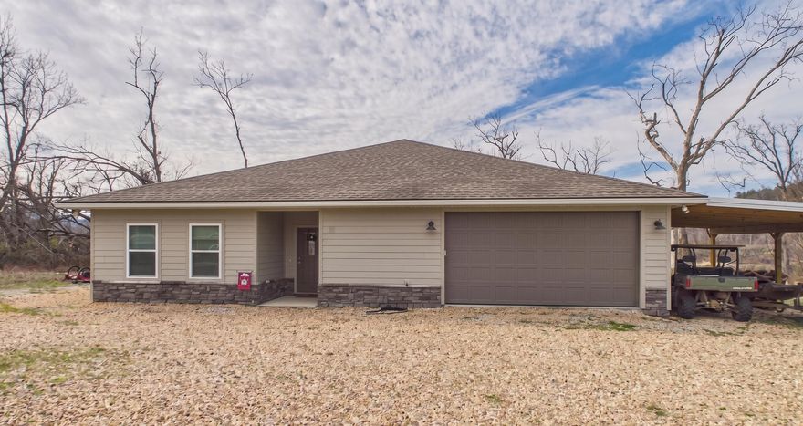 3 bedroom, 2.5 bath home with views of the White River.