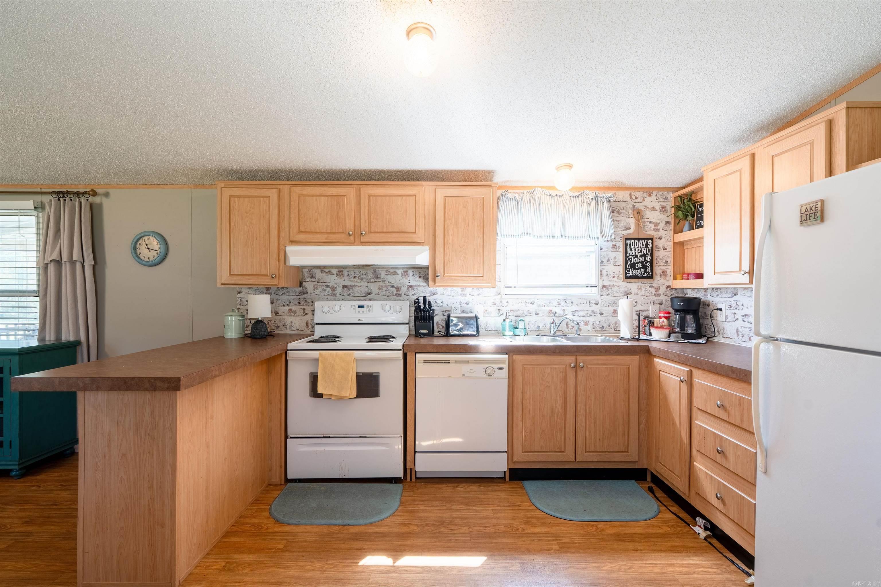 CEDAR FALLS - Residential