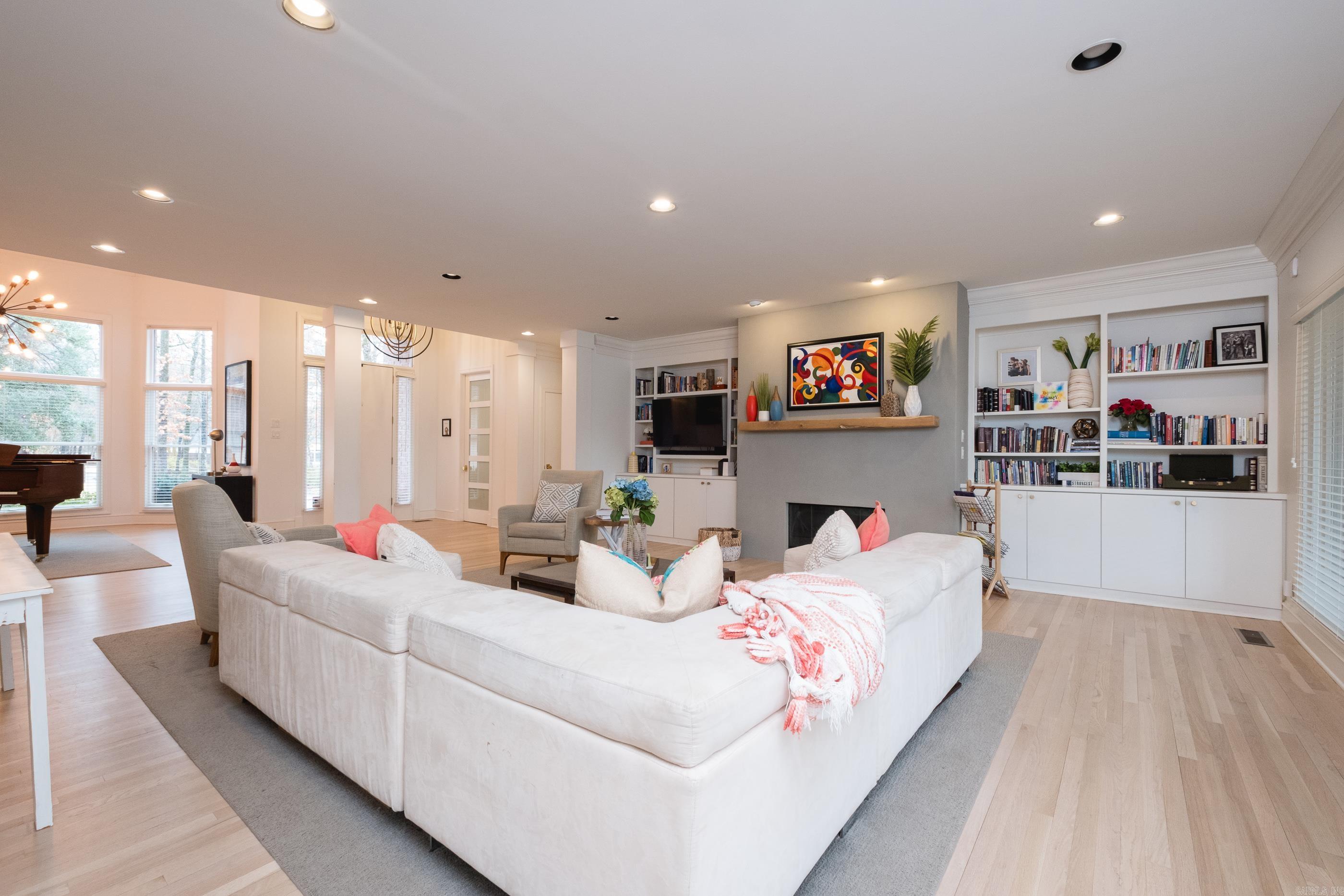 CHENAL VALLEY AVIGNON COURT - Residential