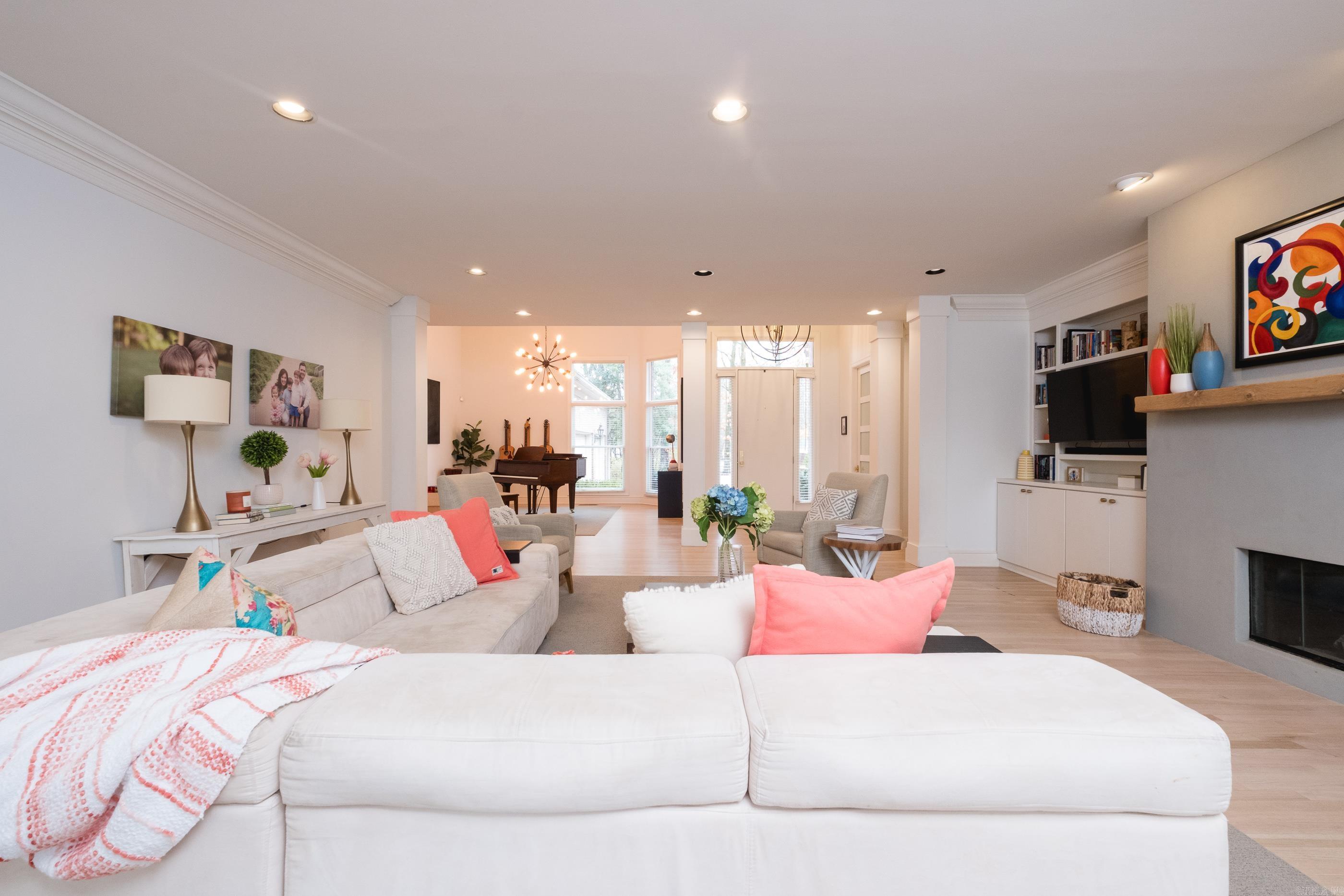 CHENAL VALLEY AVIGNON COURT - Residential