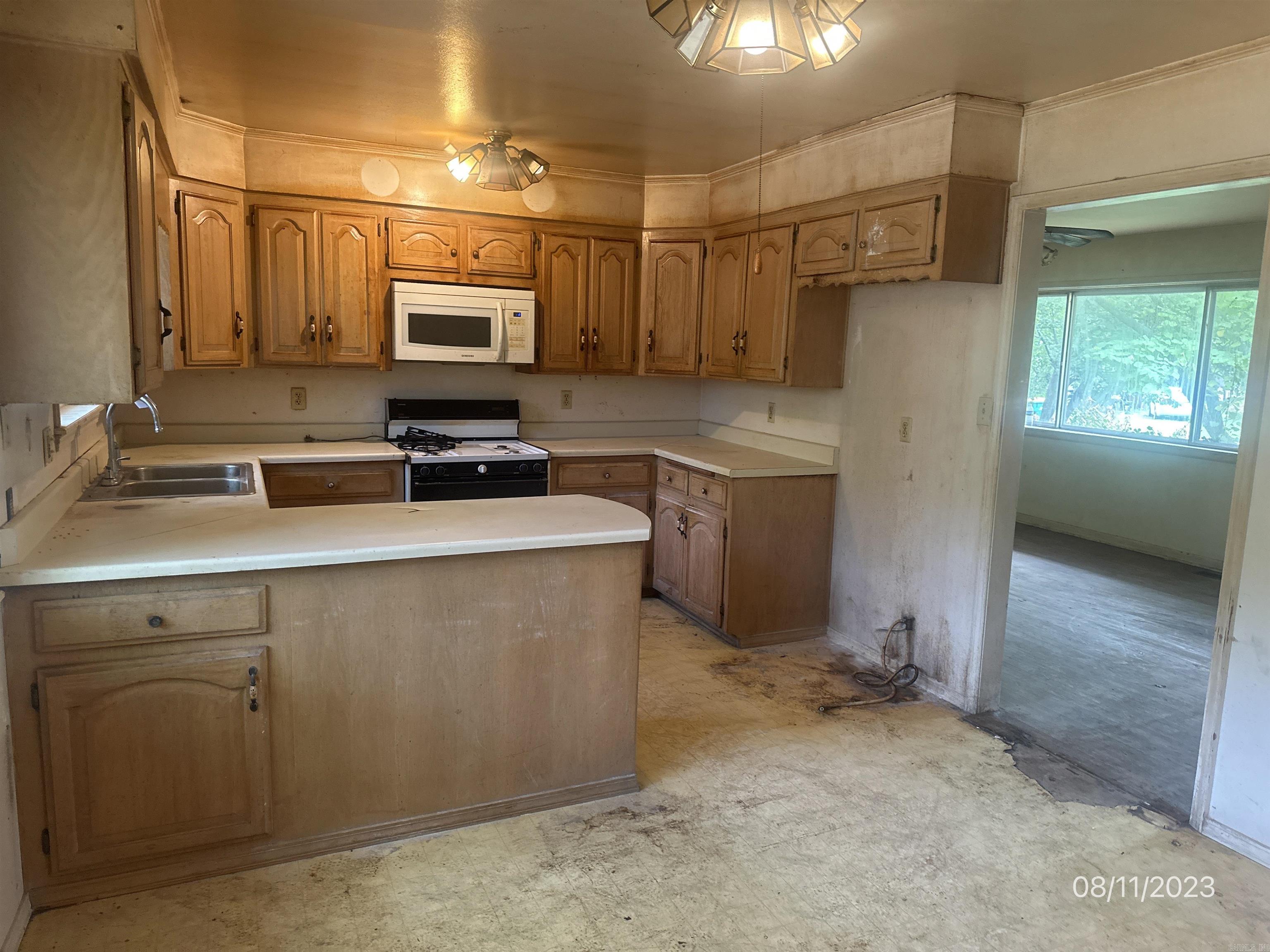 HENDERSON ROBINS - Residential