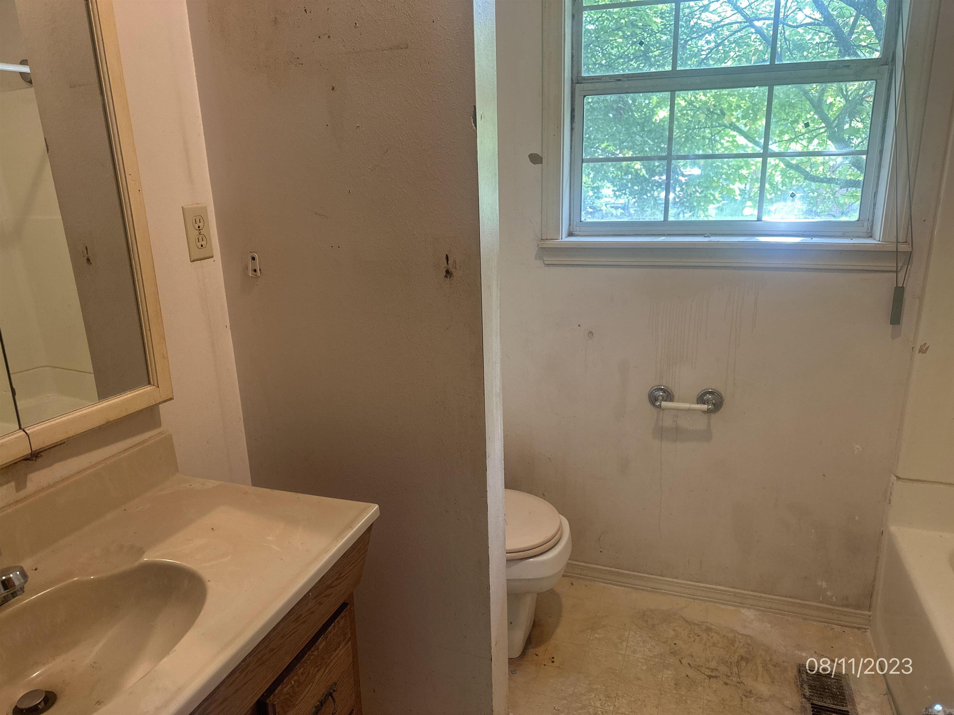 HENDERSON ROBINS - Residential