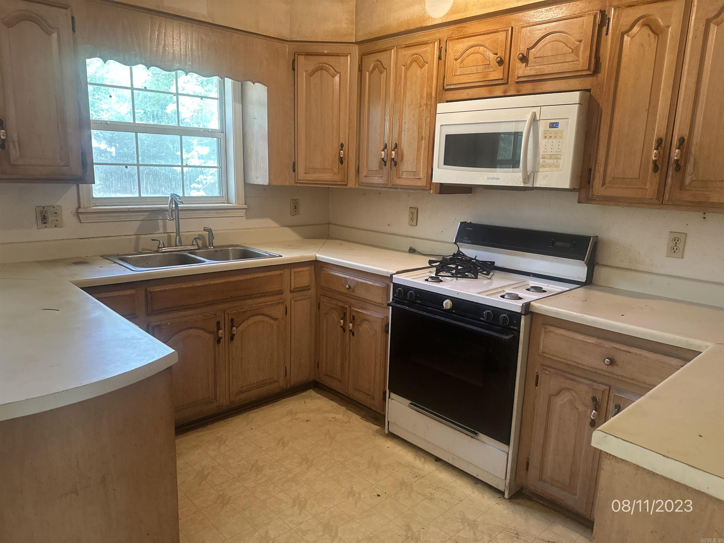 HENDERSON ROBINS - Residential