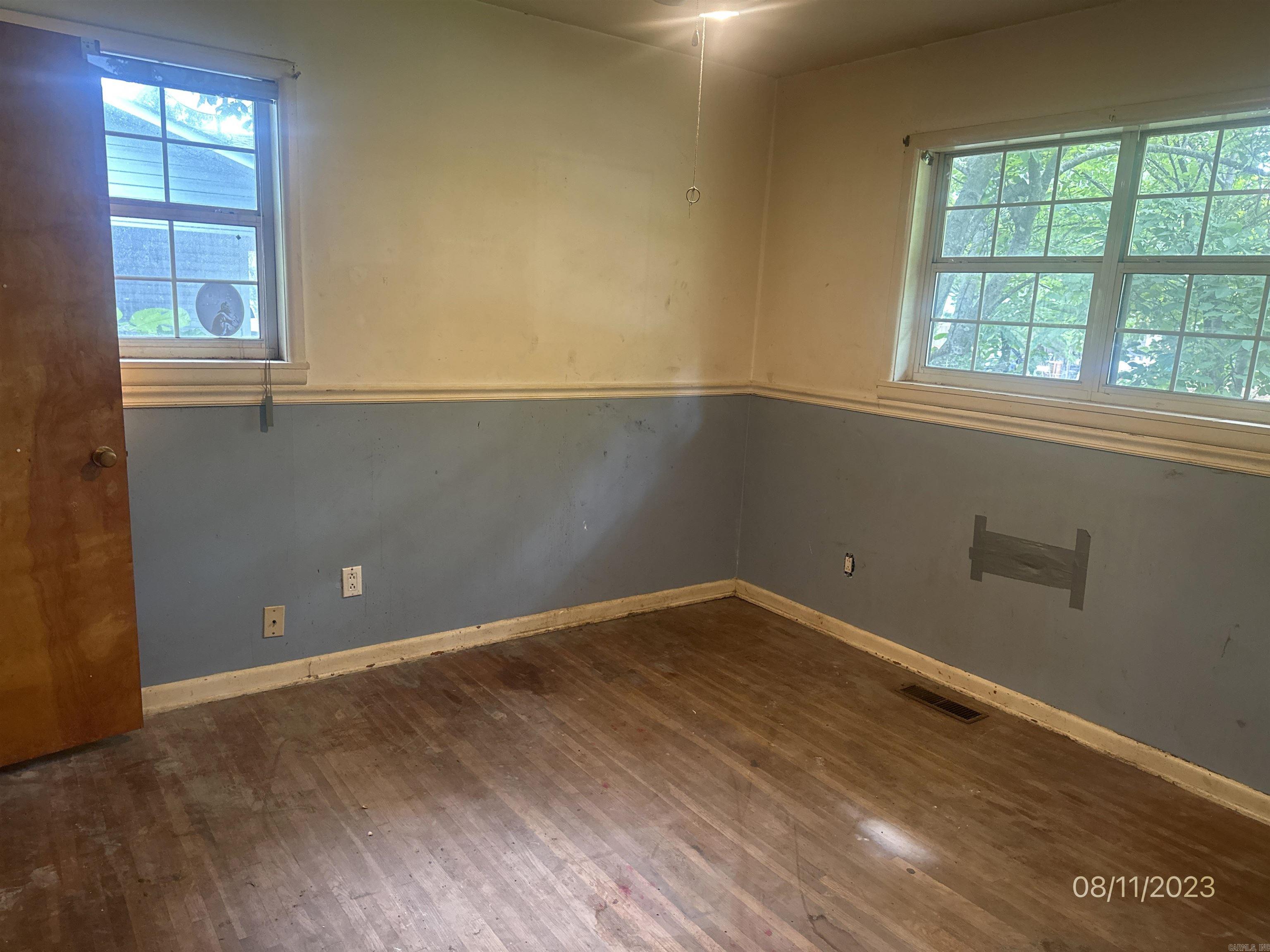 HENDERSON ROBINS - Residential