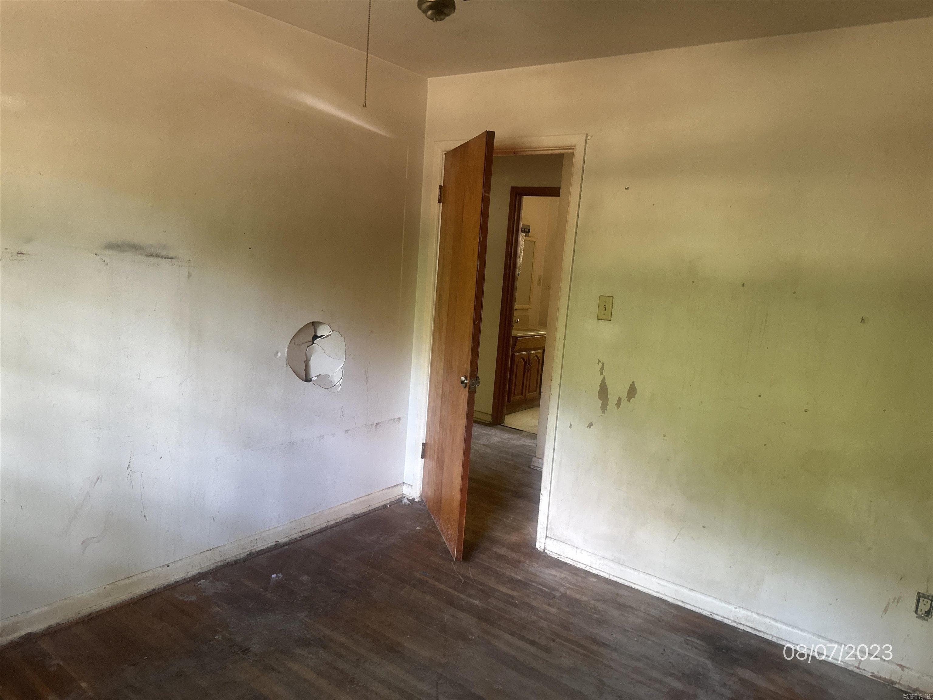 HENDERSON ROBINS - Residential