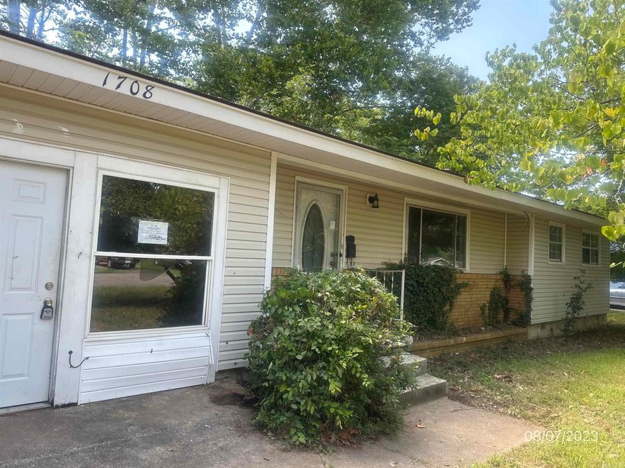 UPDATE: Highest and best is over and no offers are accepted at this time.       Here is a 3 bed/ 2 full bath that needs a little TLC. The garage has been enclosed for a extra bonus room. There is a nice big back yard with a privacy fence. Seller is the Secretary of US Veteran affairs. Property is being sold AS IS, Where AS. Seller does not pay usual and customary closing cost or title policy, escrow fees, survey or transfer fees. POF or Pre Qual dated 30 days or less with offer. All offers must be submitted at www.vrmproperties.co
