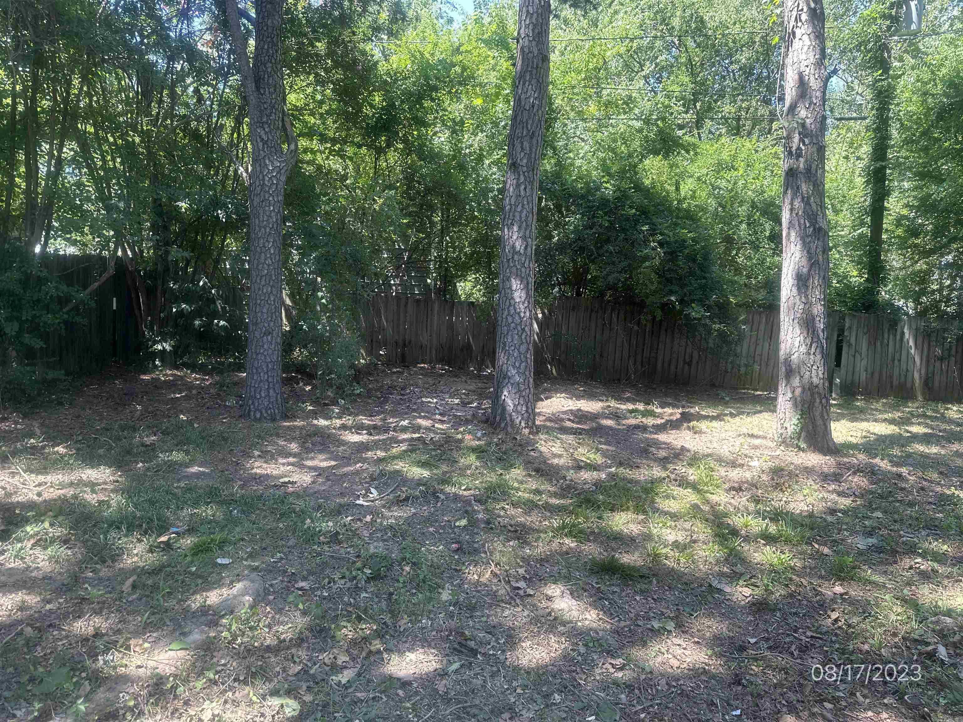 HENDERSON ROBINS - Residential