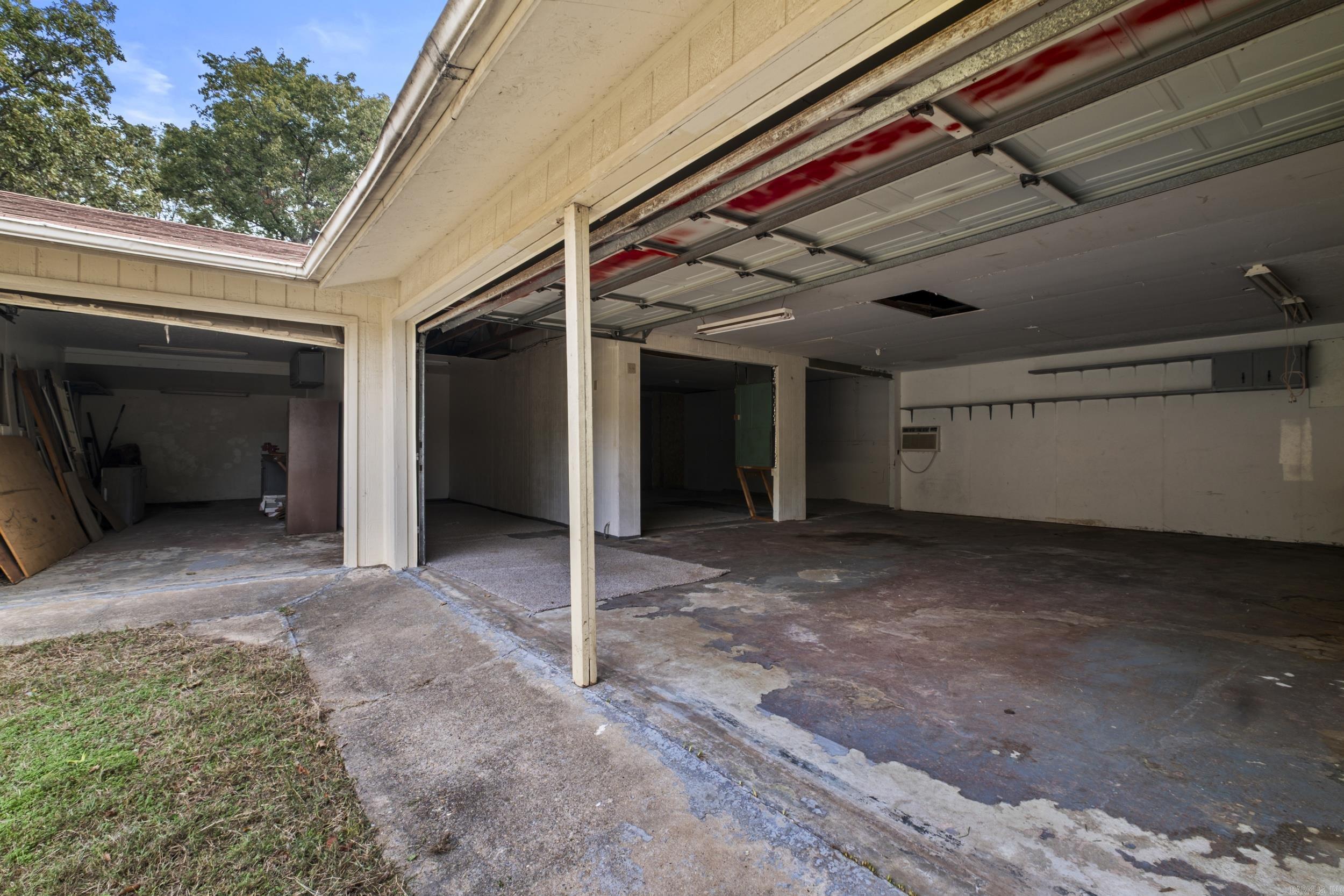 MARYLAND MANOR - Residential