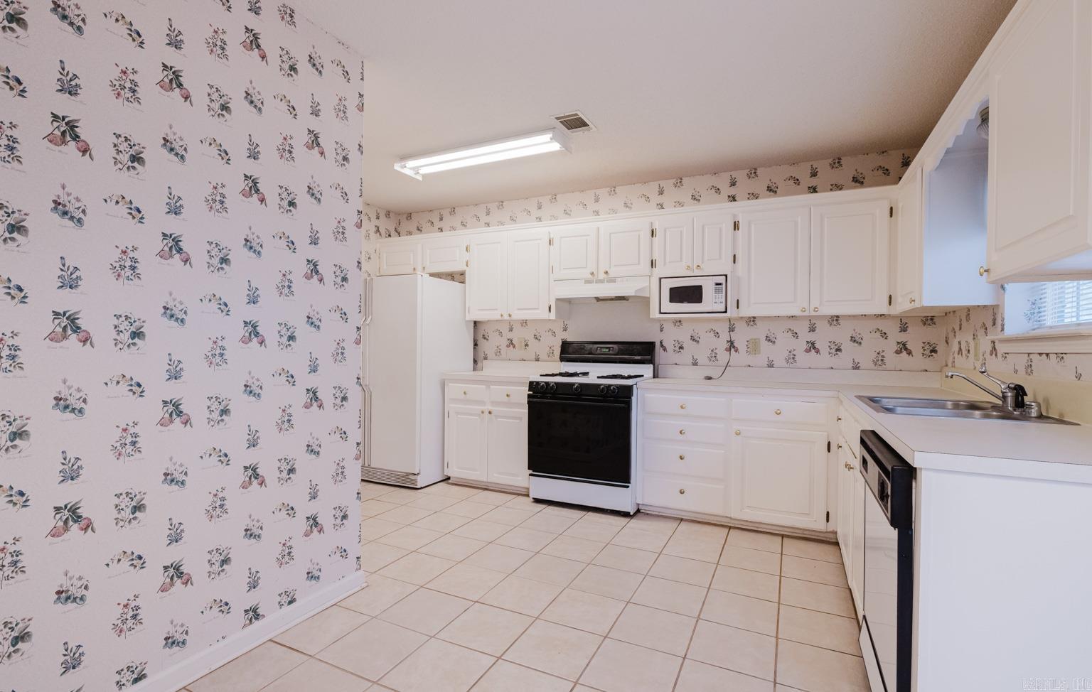 HIDDEN CREEK - Residential