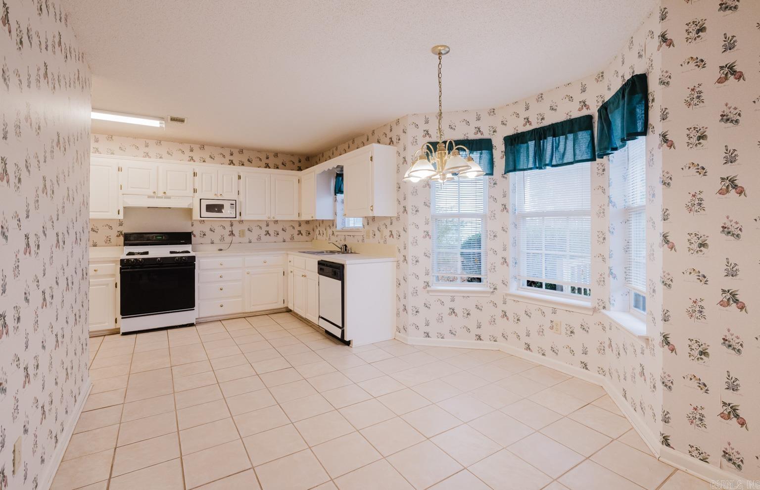 HIDDEN CREEK - Residential