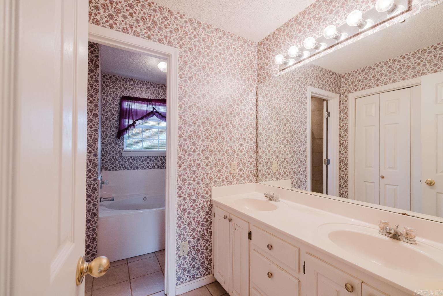 HIDDEN CREEK - Residential