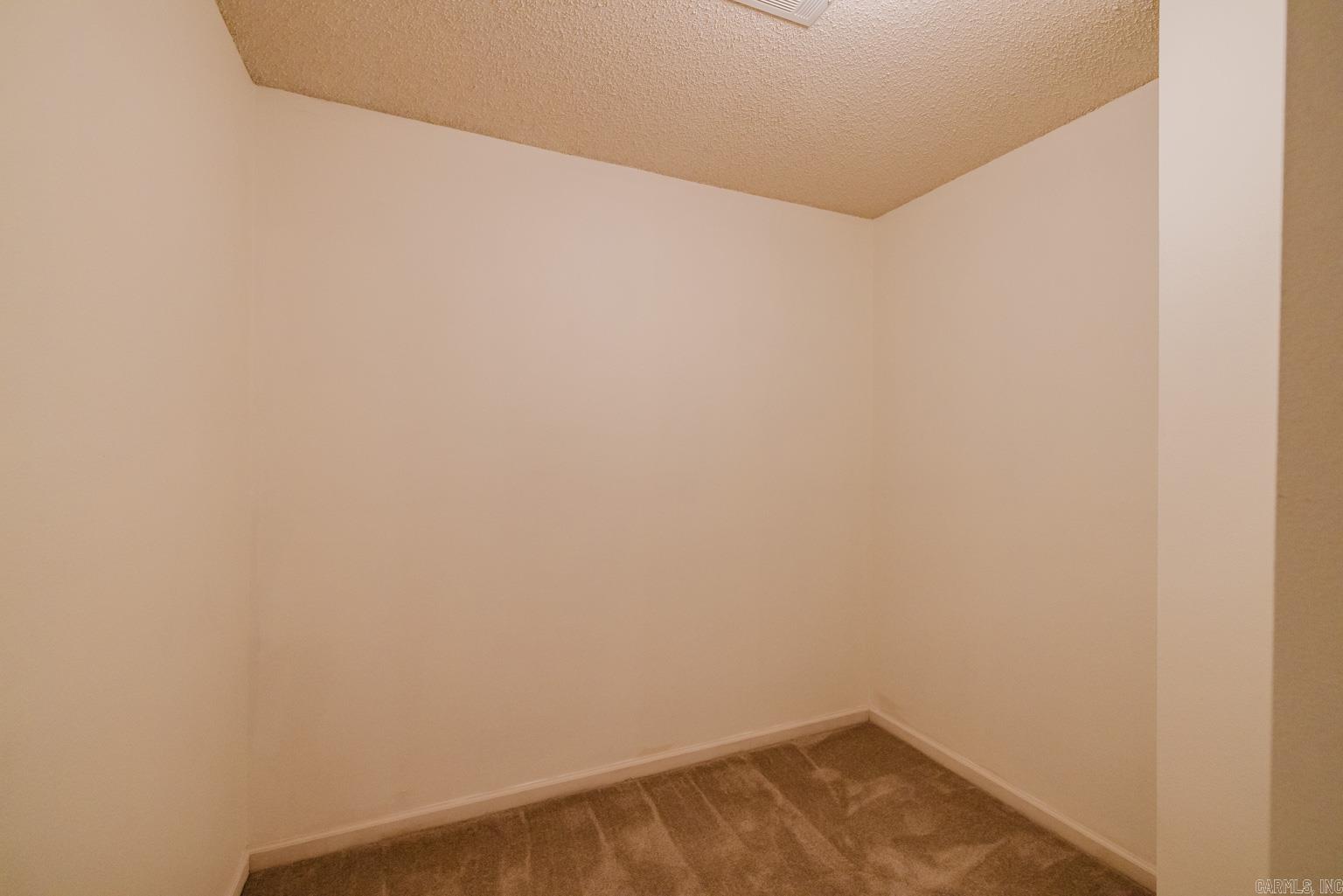 HIDDEN CREEK - Residential