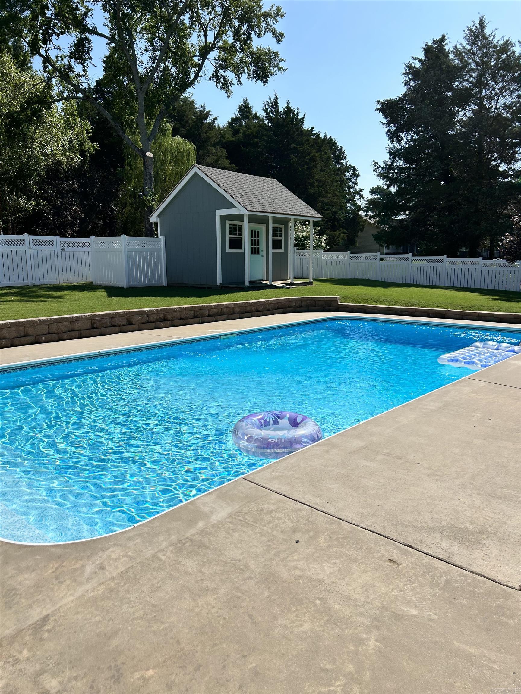 COUNTRY CLUB EAST ADD (SEARCY) - Residential