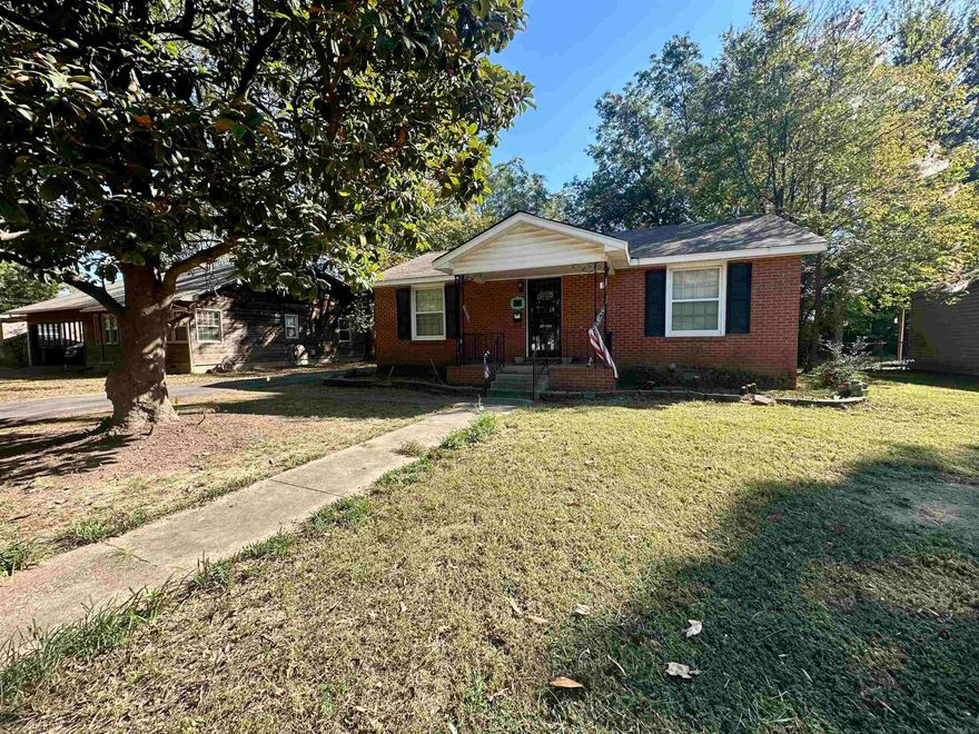 Welcome to the market 1130 Vine Street. This adorable 2 bedroom, 2 bath brick home is priced to sell! It features hardwood floors, a fenced yard, and a 2-car detached carport. Additional outdoor storage and a low-maintenance brick exterior. Two full bathrooms. Perfect for first-time buyers, investors, or would make a great Airbnb! Property to be sold as-is. Don't miss this great opportunity!