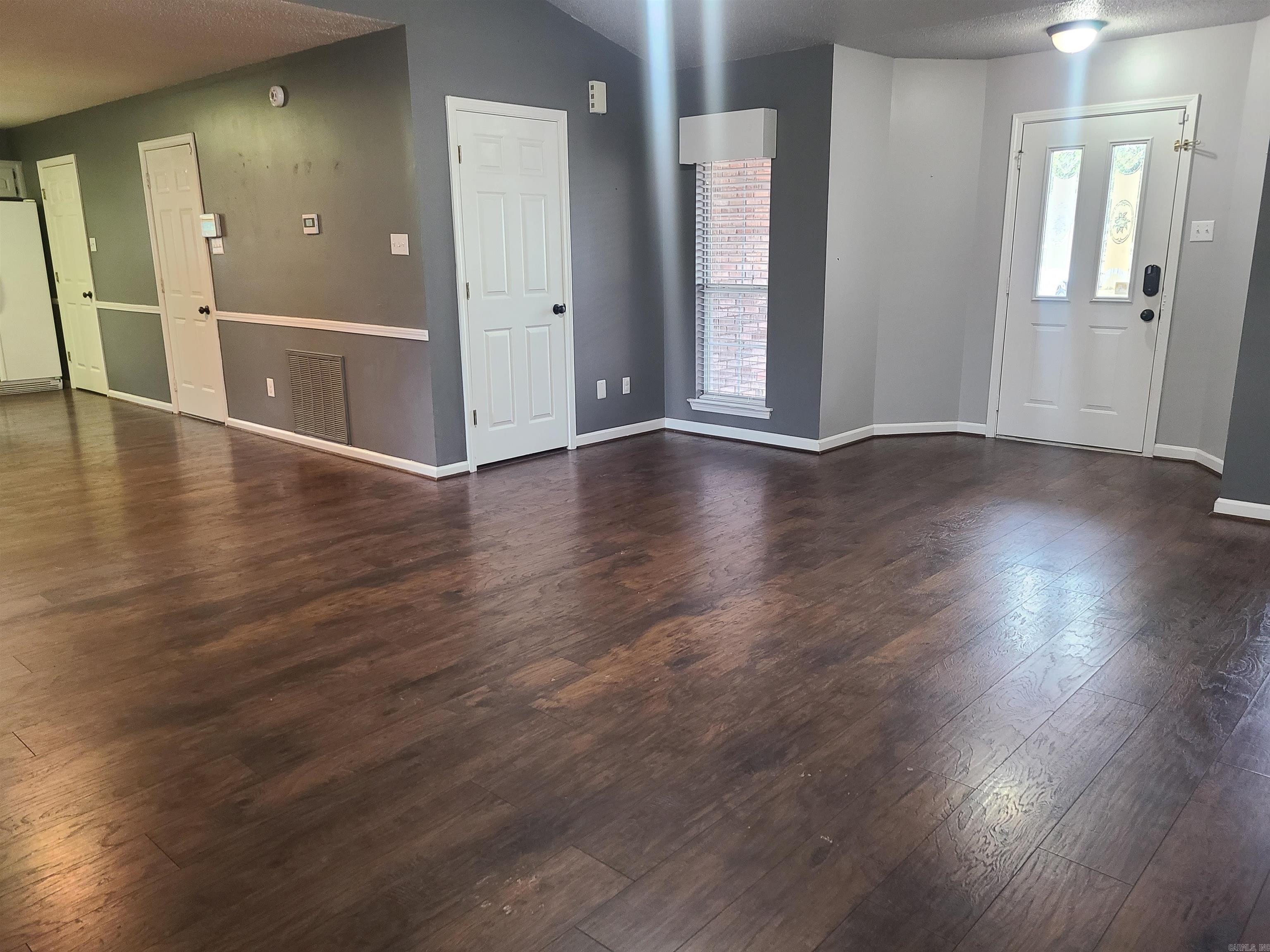 Robinwood III - Residential Lease