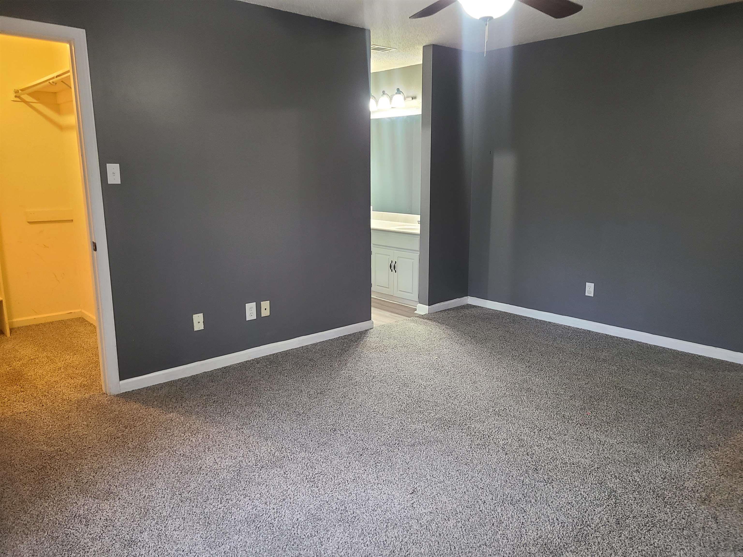 Robinwood III - Residential Lease