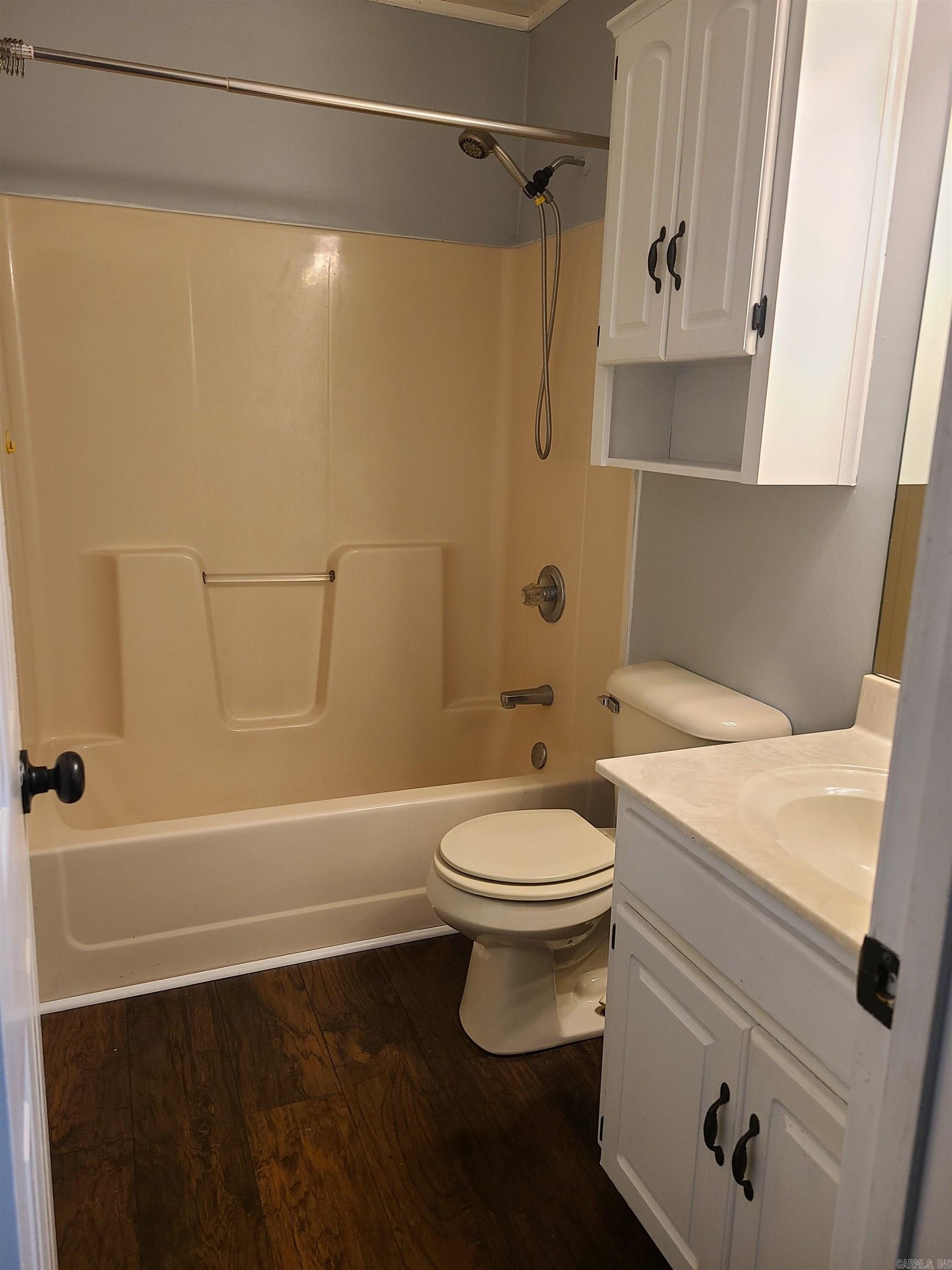 Robinwood III - Residential Lease