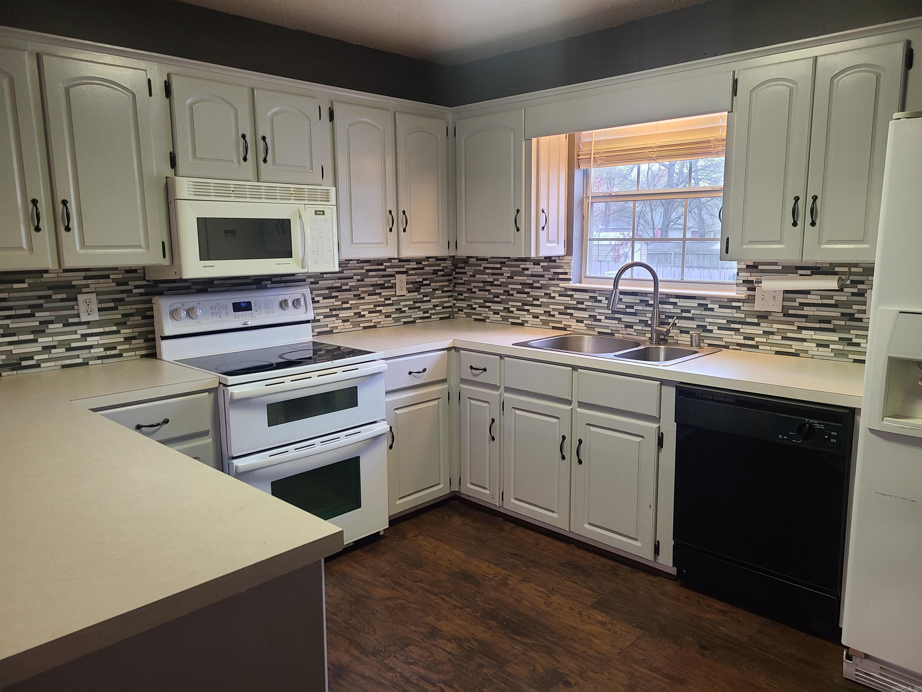 Robinwood III - Residential Lease