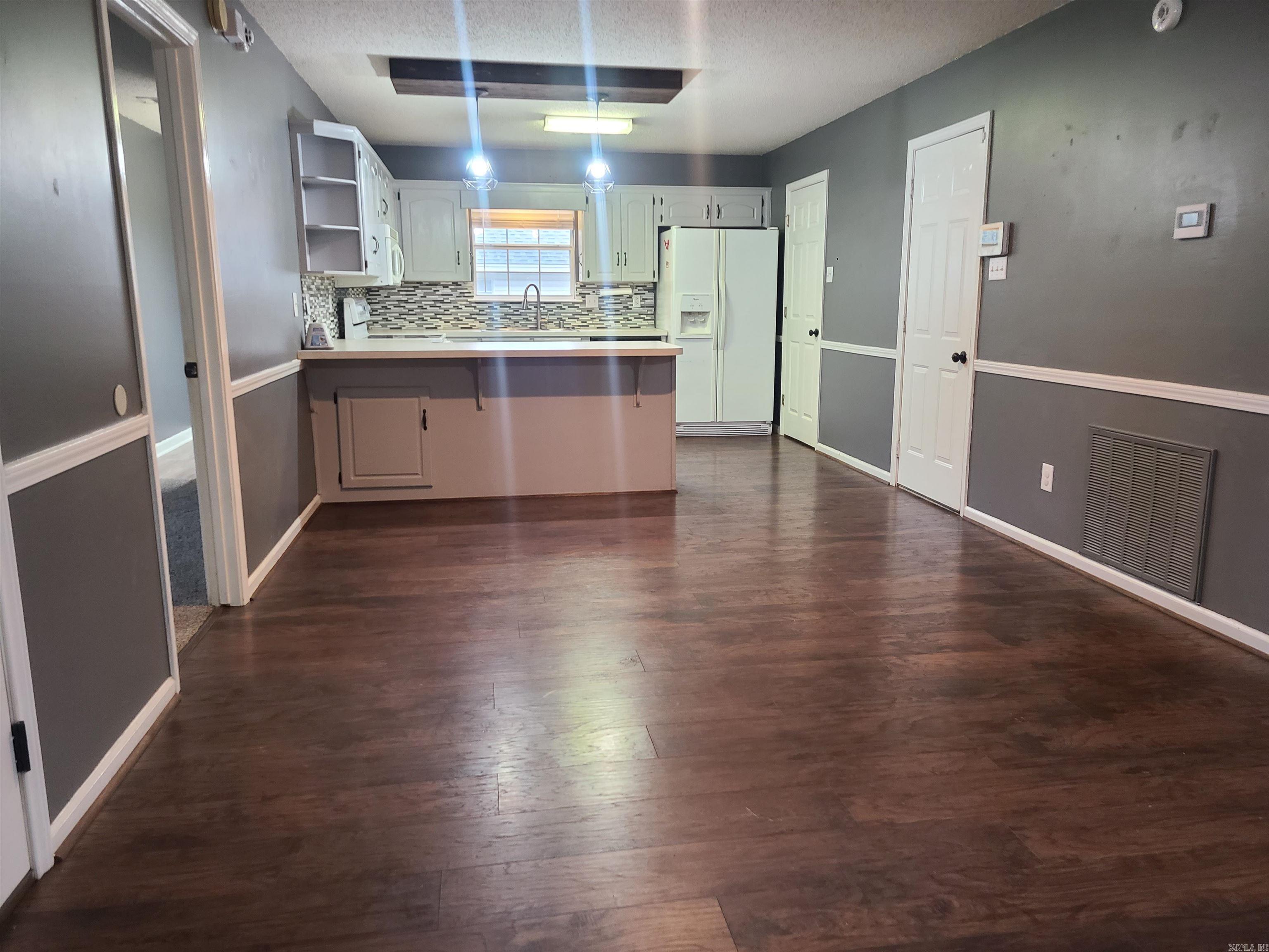 Robinwood III - Residential Lease