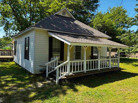 Photo of 302 Spring Street, Beebe, AR 72012 (MLS # 26017734)