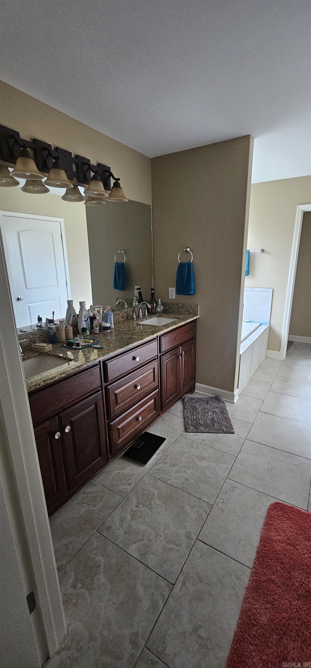 SUNSET VALLEY - Residential