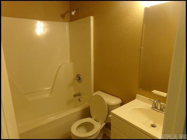 Leaning Pines - Residential Lease