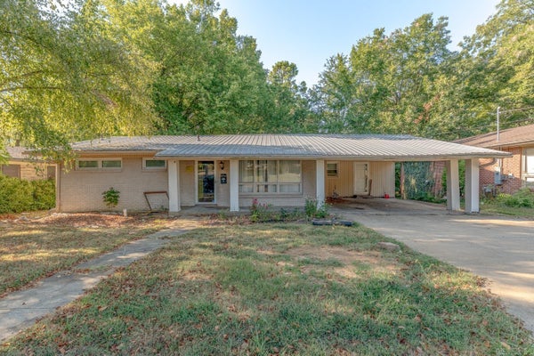 513 W THOMAS AVE, JONESBORO, AR 72401 - Image 2e403bfcf3baadb88973369c9aa39e6f/26458672