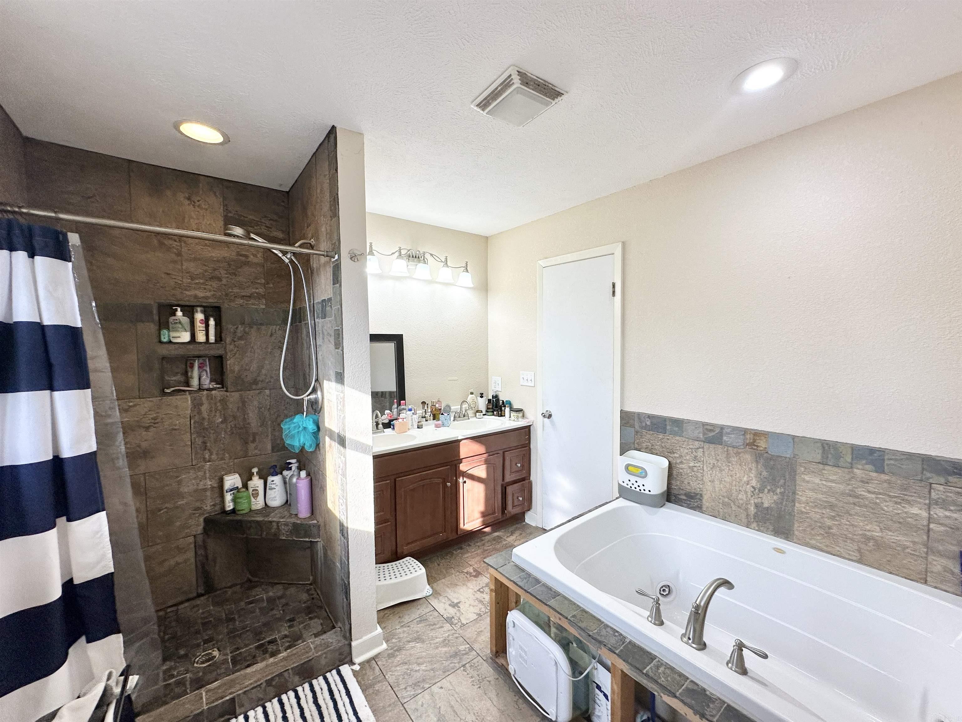 KIZER  ADDN - Residential